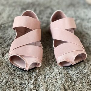 Fabletics barre point studio socks